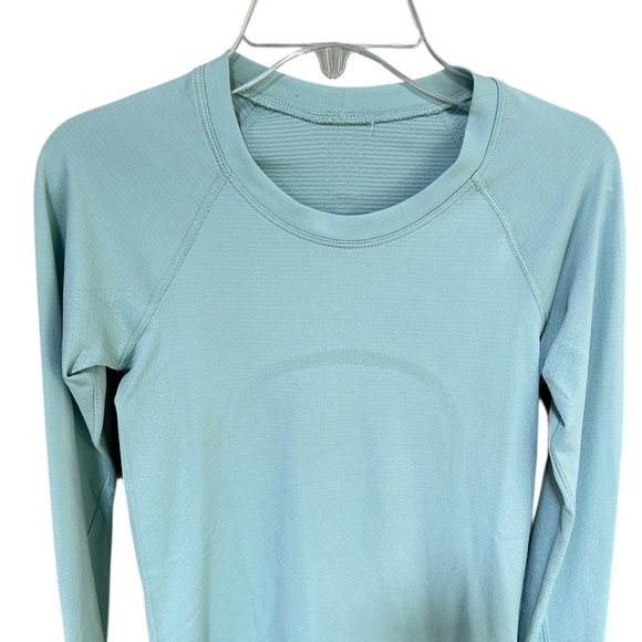 lululemon | Swiftly Tech Long-Sleeve Shirt 2.0 Waist in Crater Blue, Sz 2 W3HHIS - Picture 3 of 11